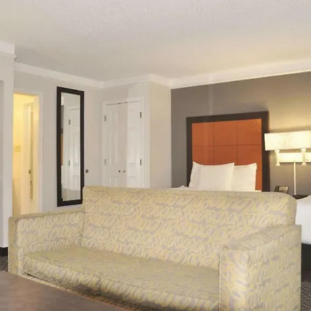 La Quinta Inn By Wyndham Dallas Uptown Esterno foto